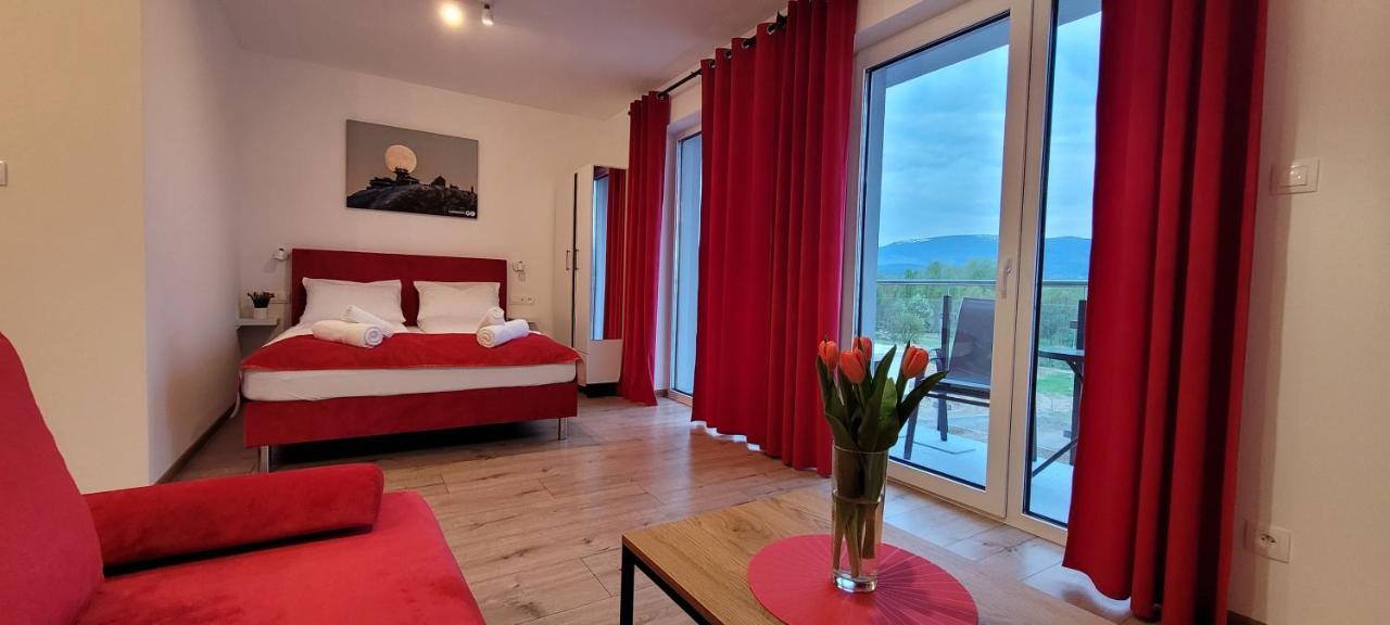 Kolorowe Cieplice - Apartamenty Z Widokiem Na Karkonosze Jelenia Gora Ngoại thất bức ảnh