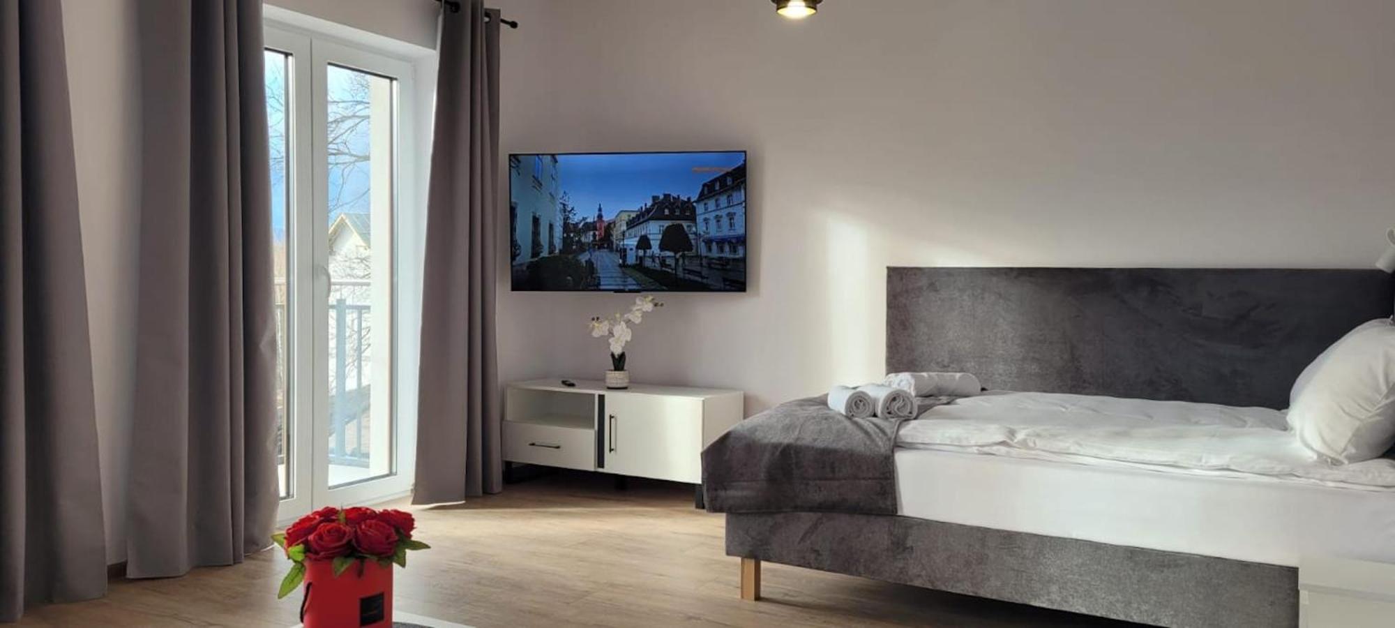 Kolorowe Cieplice - Apartamenty Z Widokiem Na Karkonosze Jelenia Gora Ngoại thất bức ảnh